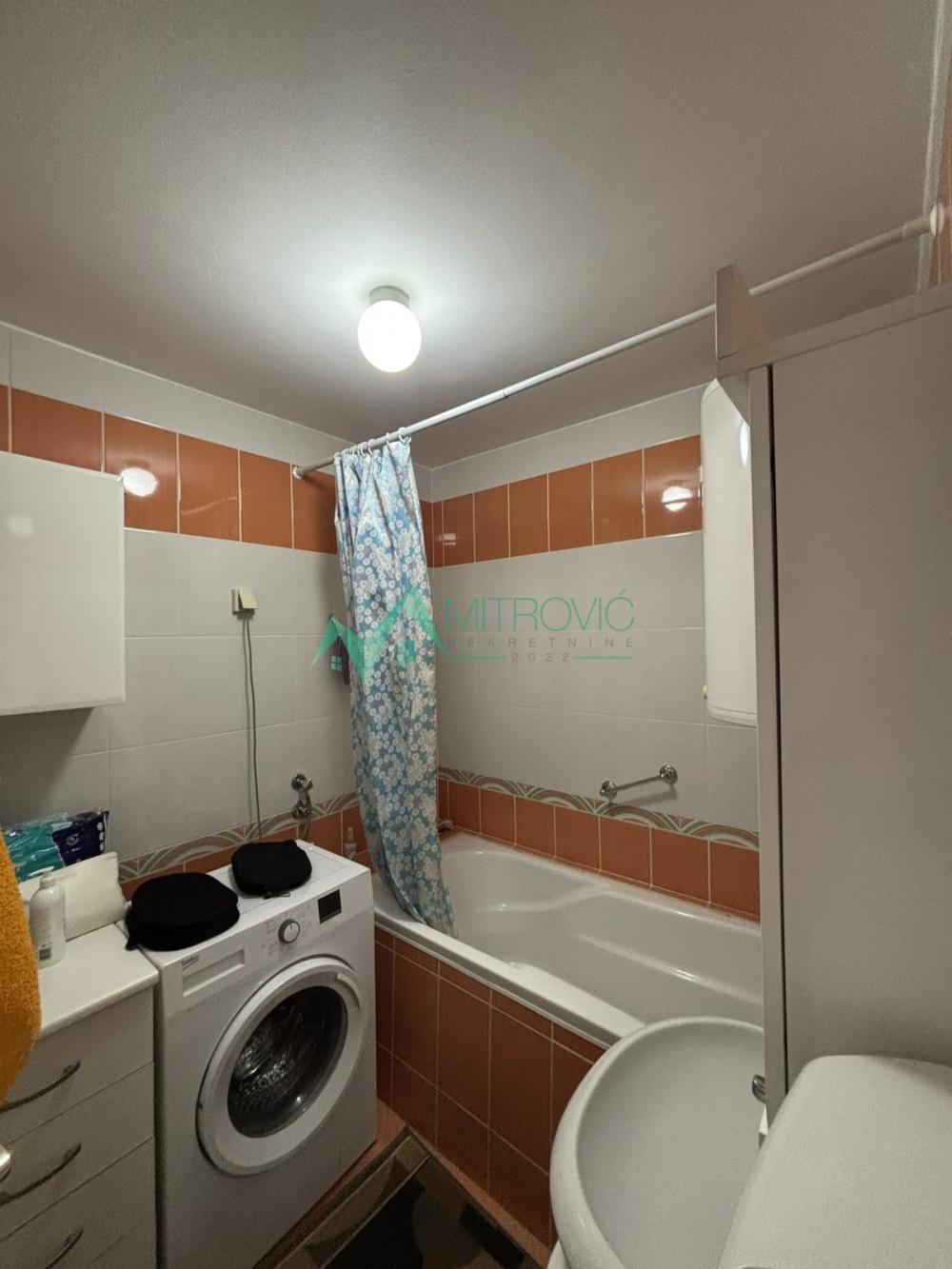 Slika 1 - SVETAO STAN SA POGLEDOM NA FRUŠKU GORU, U BLIZINI SAJMA I BULEVARA OSLOBOĐENJA 40m2 