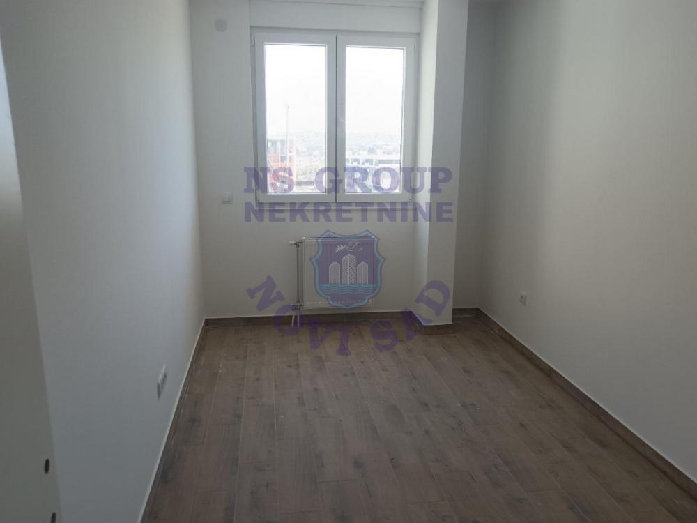 Slika 3 - Dvosoban, 45m2, Mišeluk Novi Sad, sa terasom, ima lift