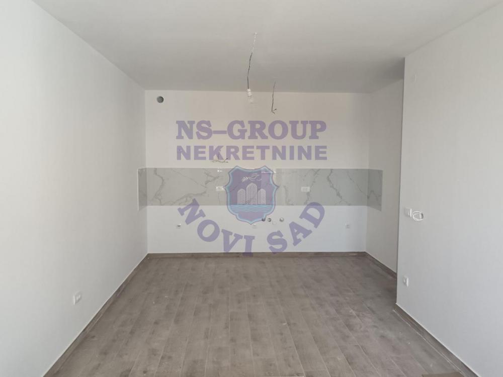 Slika 1 - Dvosoban, 45m2, Mišeluk Novi Sad, sa terasom, ima lift