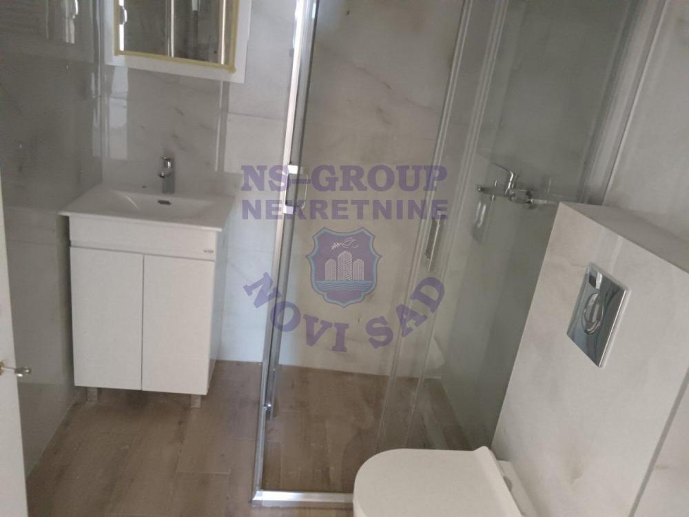 Slika 4 - Dvosoban, 45m2, Mišeluk Novi Sad, sa terasom, ima lift