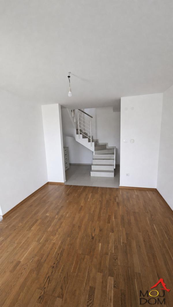 Slika 2 - Stan,NOVI SAD,PODBARA,kv: 74, € 200800, ID: 1029659