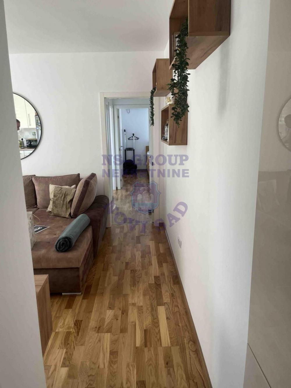 Slika 5 - Dvoiposoban, 53m2, Bulevar patrijarha Pavla (Somborski bulevar) Novi Sad, sa terasom, ima lift