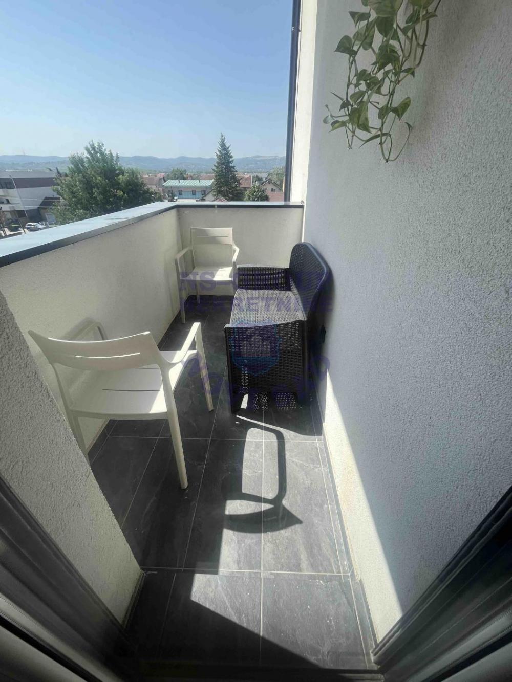 Slika 6 - Dvoiposoban, 53m2, Bulevar patrijarha Pavla (Somborski bulevar) Novi Sad, sa terasom, ima lift