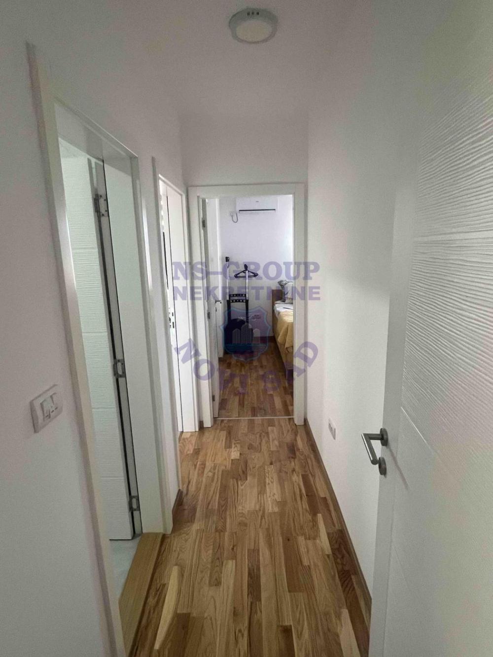 Slika 7 - Dvoiposoban, 53m2, Bulevar patrijarha Pavla (Somborski bulevar) Novi Sad, sa terasom, ima lift