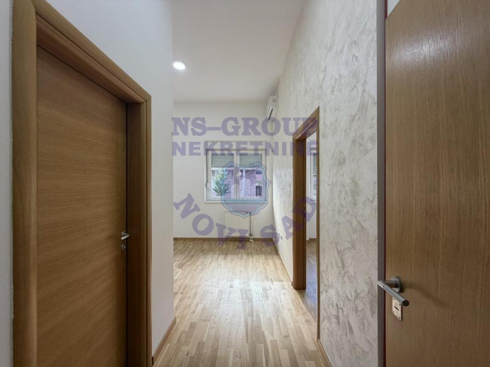 Slika 2 - Jednoiposoban, 32m2, Socijalno Novi Sad