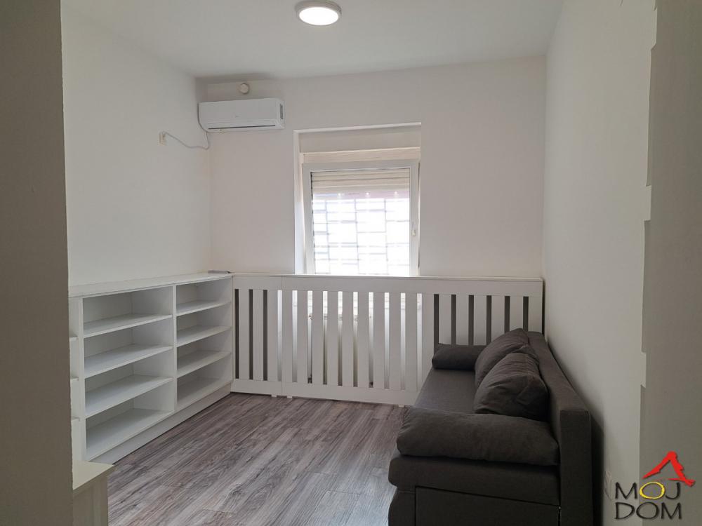 Slika 7 - Stan,NOVI SAD,BULEVAR,kv: 71, € 205800, ID: 1032103