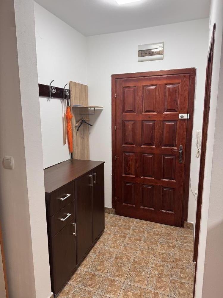 Slika 2 - CENTAR, ĆIRPANOVA, 33m2, USELJIV OD 1. JULA