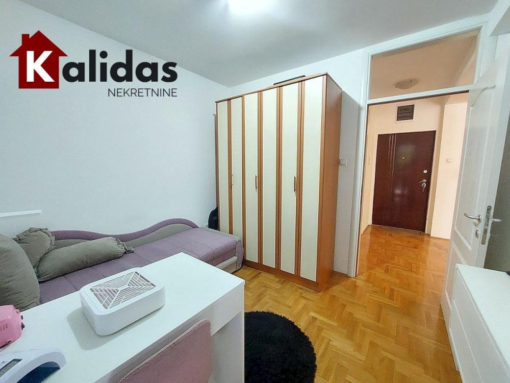 Slika 10 - Stan,NOVI SAD,CENTAR,kv: 45, € 164280, ID: 1008863
