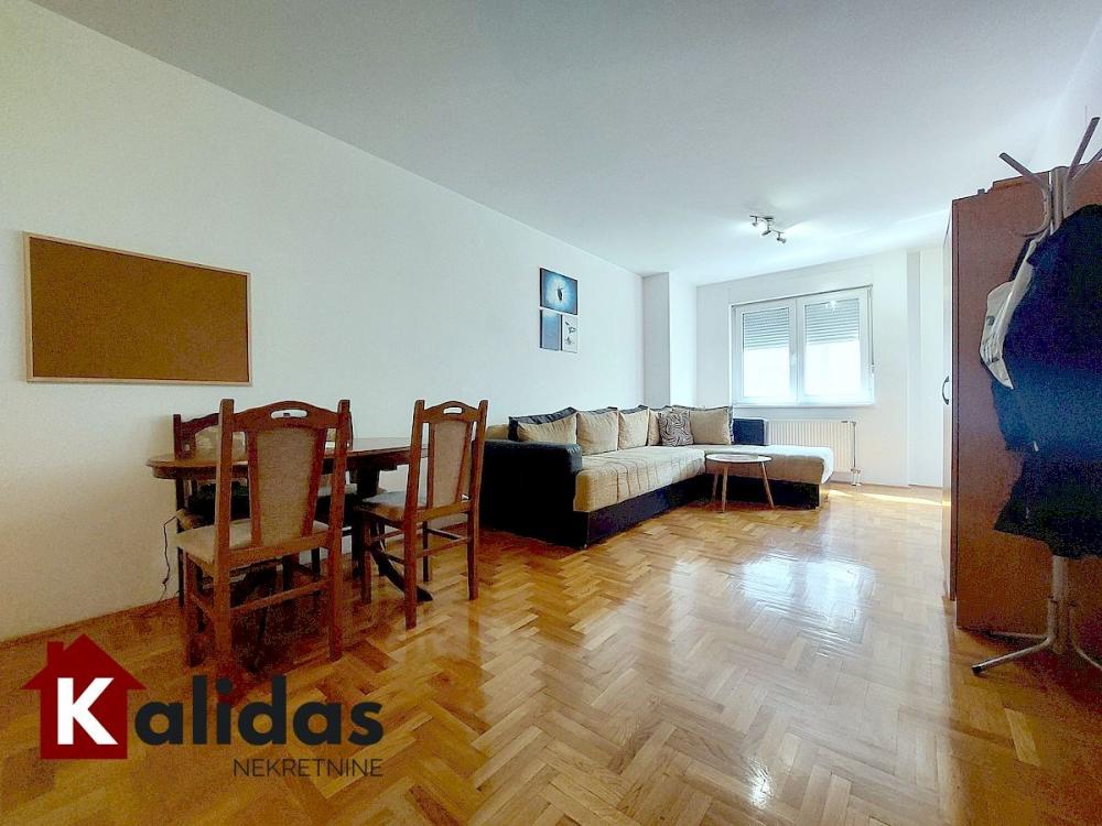 Slika 2 - Stan,NOVI SAD,CENTAR,kv: 45, € 164280, ID: 1008863