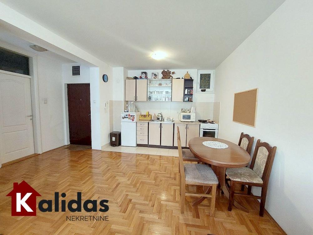 Slika 7 - Stan,NOVI SAD,CENTAR,kv: 45, € 164280, ID: 1008863