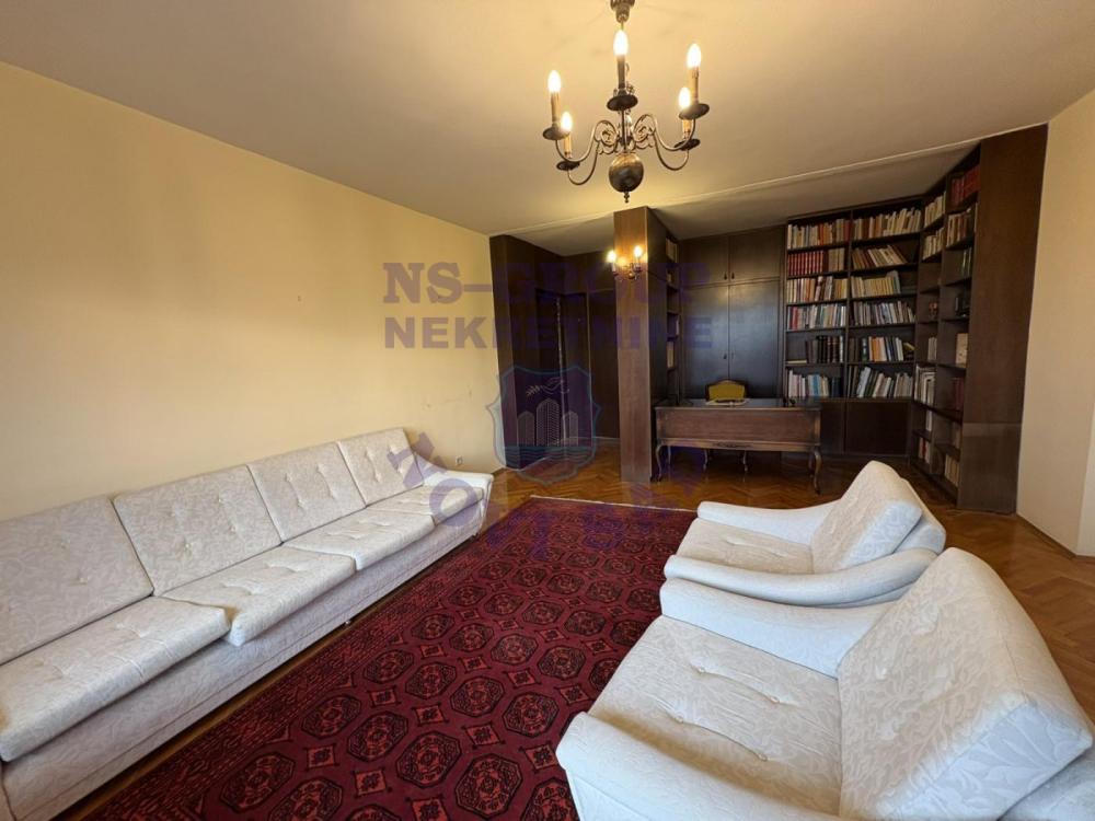 Slika 1 - Dvosoban, 64m2, Bulevar oslobođenja Novi Sad, sa terasom, ima lift