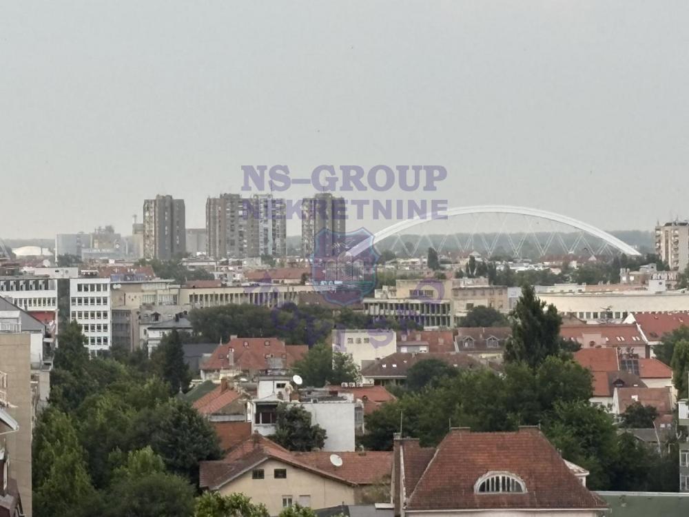 Slika 6 - Dvosoban, 64m2, Bulevar oslobođenja Novi Sad, sa terasom, ima lift