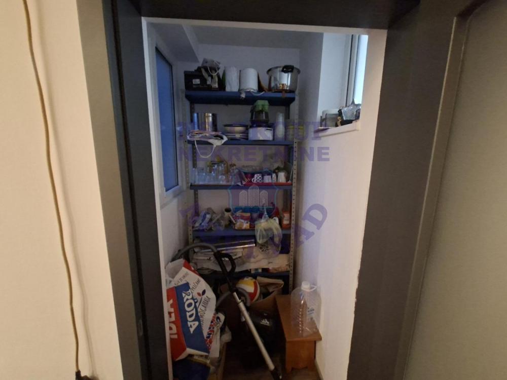 Slika 11 - 570869-Odličan dvosoban stan na Bulevaru Oslobođenja