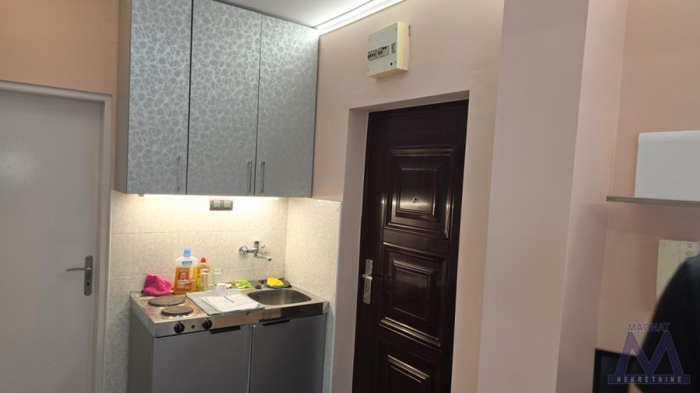 Slika 4 - Stan,NOVI SAD,BULEVAR,kv: 13, € 41200, ID: 1019394