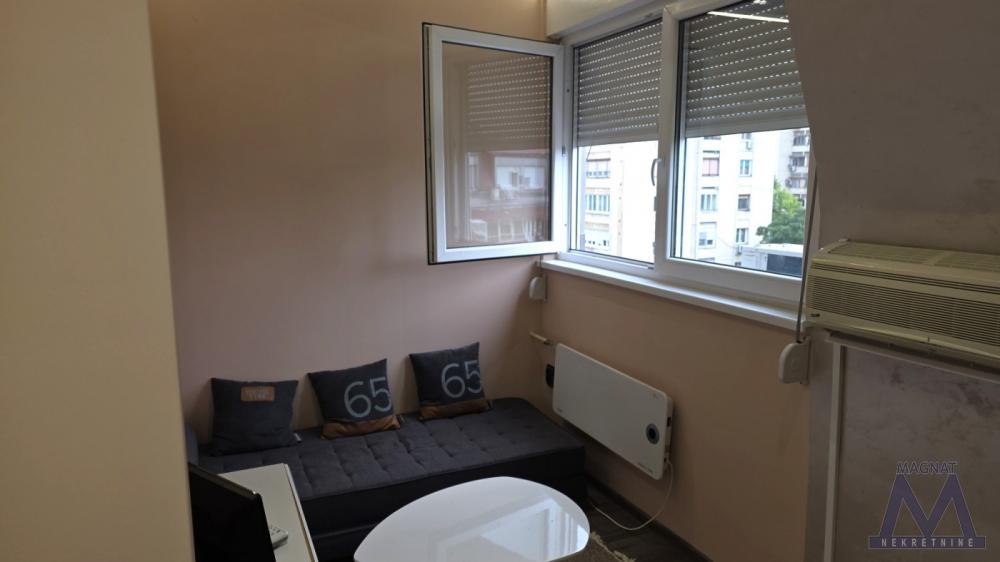 Slika 1 - Stan,NOVI SAD,BULEVAR,kv: 13, € 41200, ID: 1019394