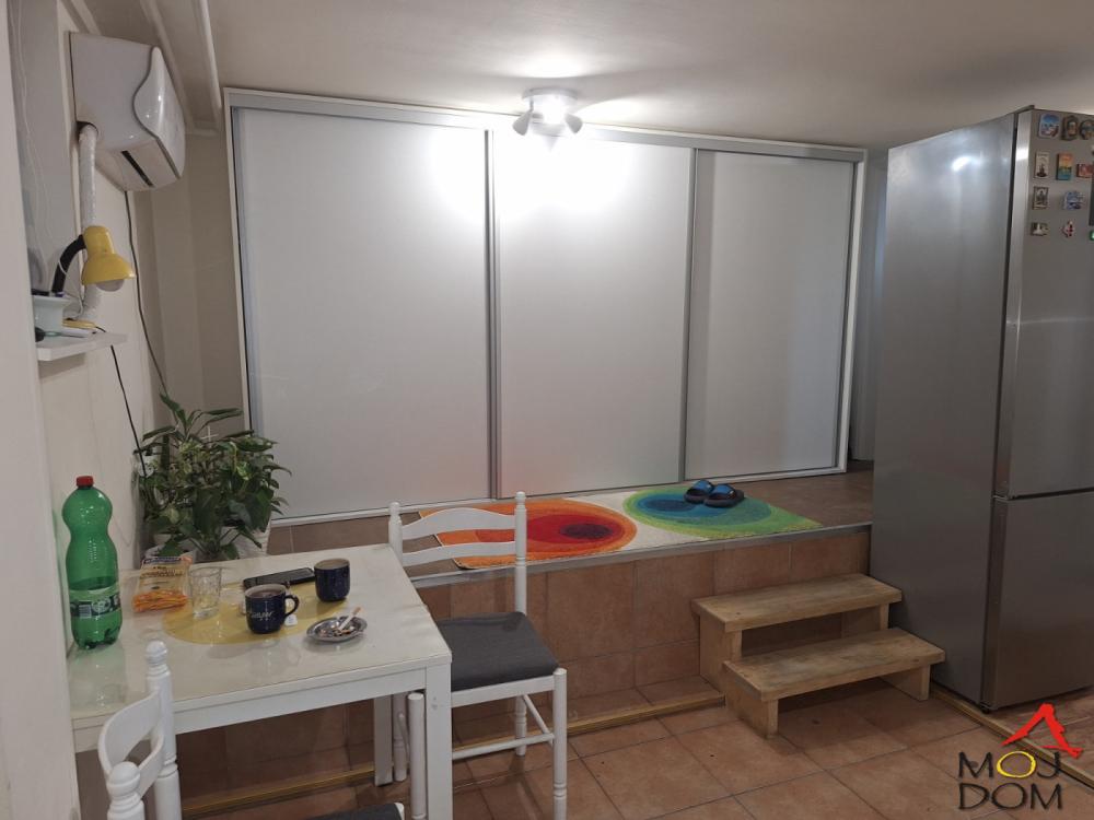 Slika 2 - Stan,NOVI SAD,BULEVAR,kv: 30, € 92700, ID: 1031491