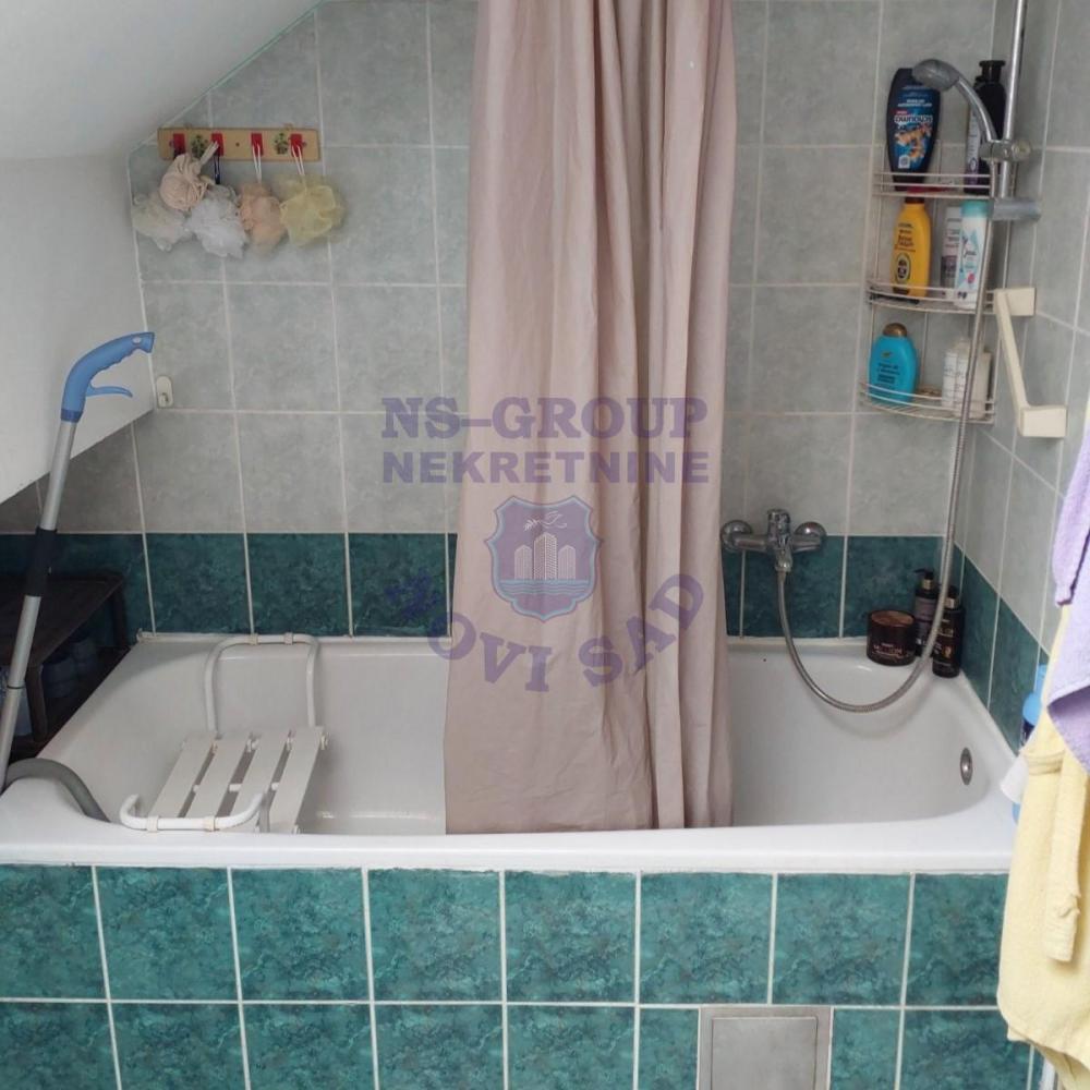 Slika 8 - 572958-Na prodaju kompletno namešten troiposoban stan na Novoj Detelinari