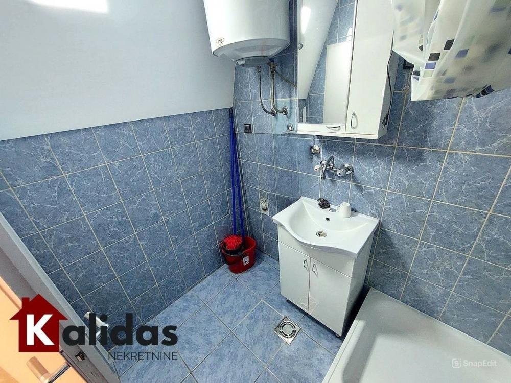 Slika 8 - Stan,NOVI SAD,BULEVAR,kv: 13, € 41200, ID: 1008852