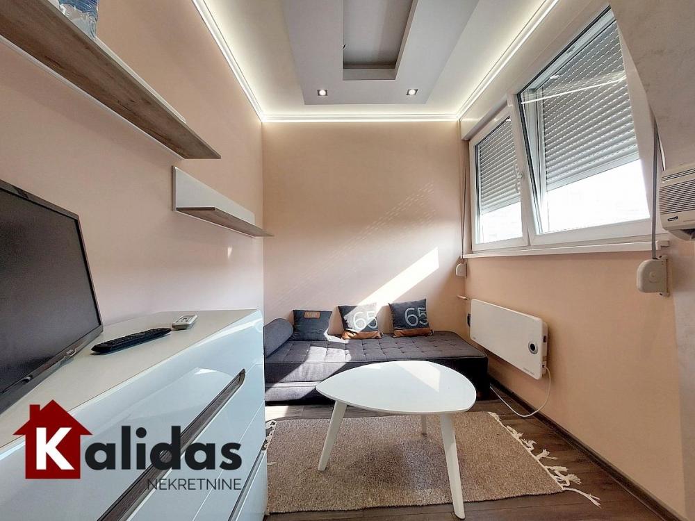 Slika 1 - Stan,NOVI SAD,BULEVAR,kv: 13, € 41200, ID: 1008852