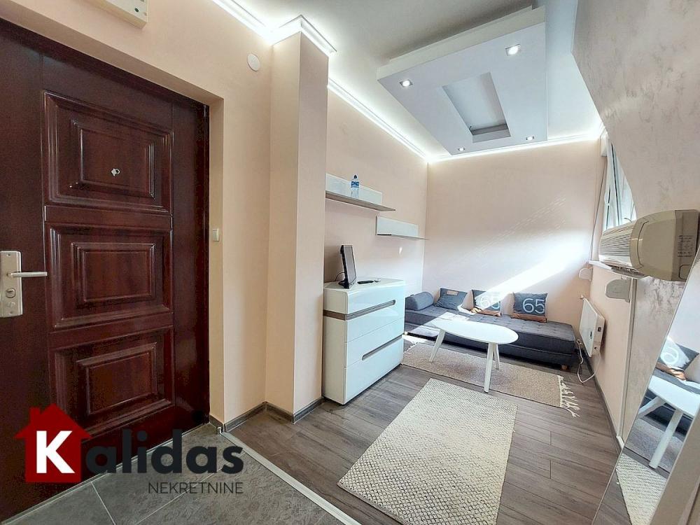 Slika 3 - Stan,NOVI SAD,BULEVAR,kv: 13, € 41200, ID: 1008852