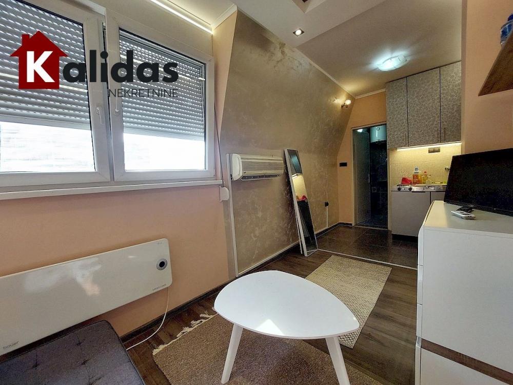 Slika 4 - Stan,NOVI SAD,BULEVAR,kv: 13, € 41200, ID: 1008852