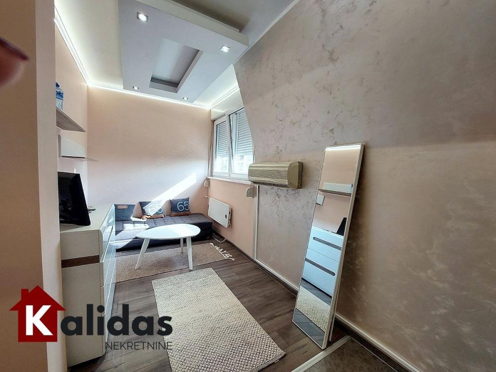 Slika 2 - Stan,NOVI SAD,BULEVAR,kv: 13, € 41200, ID: 1008852