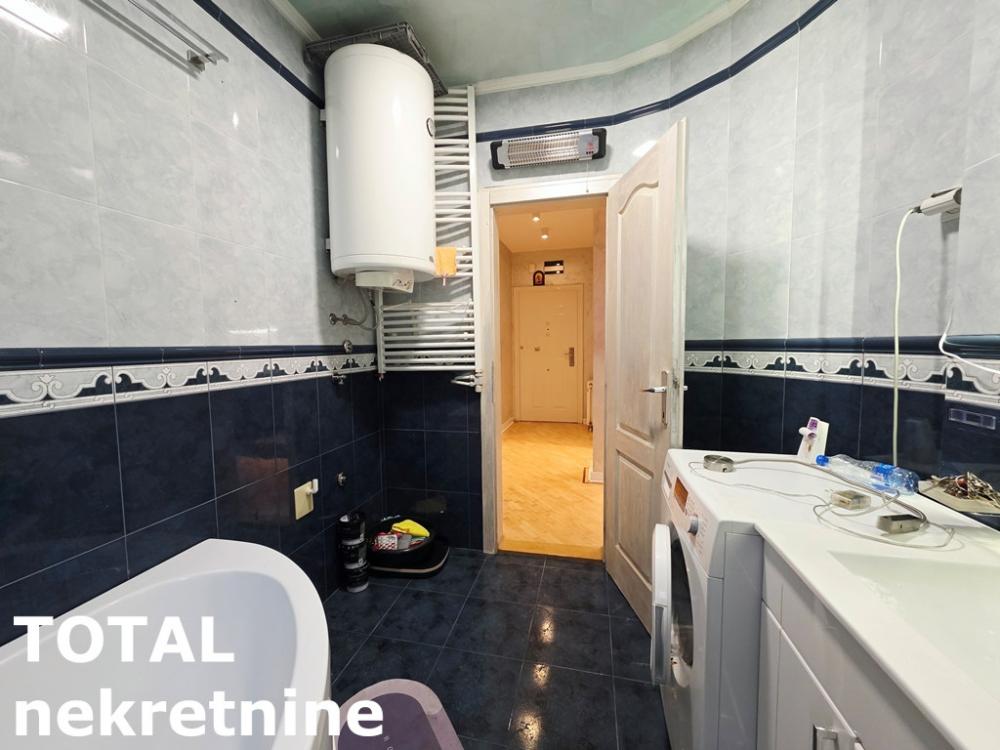 Slika 8 - Stan,NOVI SAD,CENTAR,kv: 46.00, € 161000, ID: 1102815