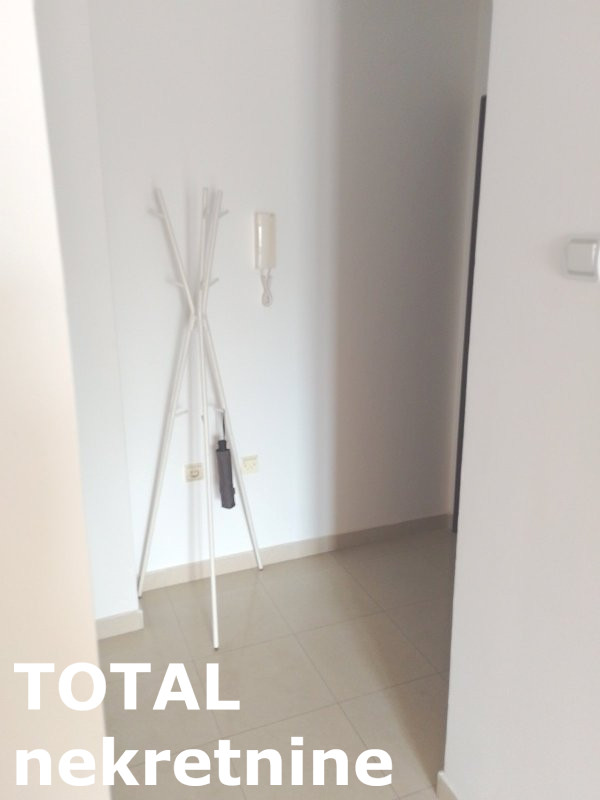 Slika 6 - Stan,NOVI SAD,BULEVAR,kv: 28.00, € 113000, ID: 1102838