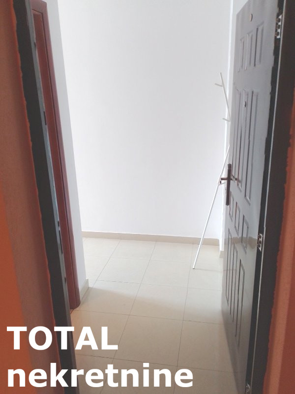 Slika 10 - Stan,NOVI SAD,BULEVAR,kv: 28.00, € 113000, ID: 1102838