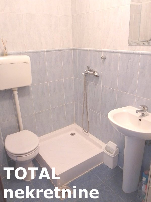 Slika 3 - Stan,NOVI SAD,BULEVAR,kv: 28.00, € 113000, ID: 1102838