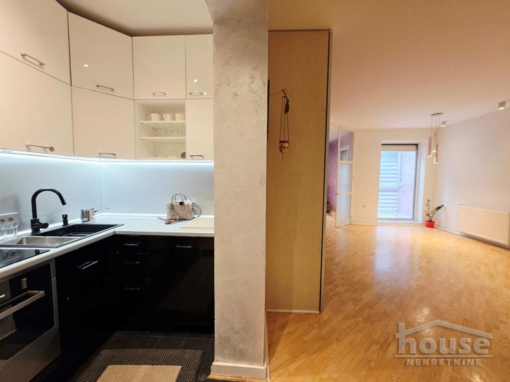 Slika 4 - Stan,NOVI SAD,CENTAR,kv: 46.00, € 161000, ID: 1065969