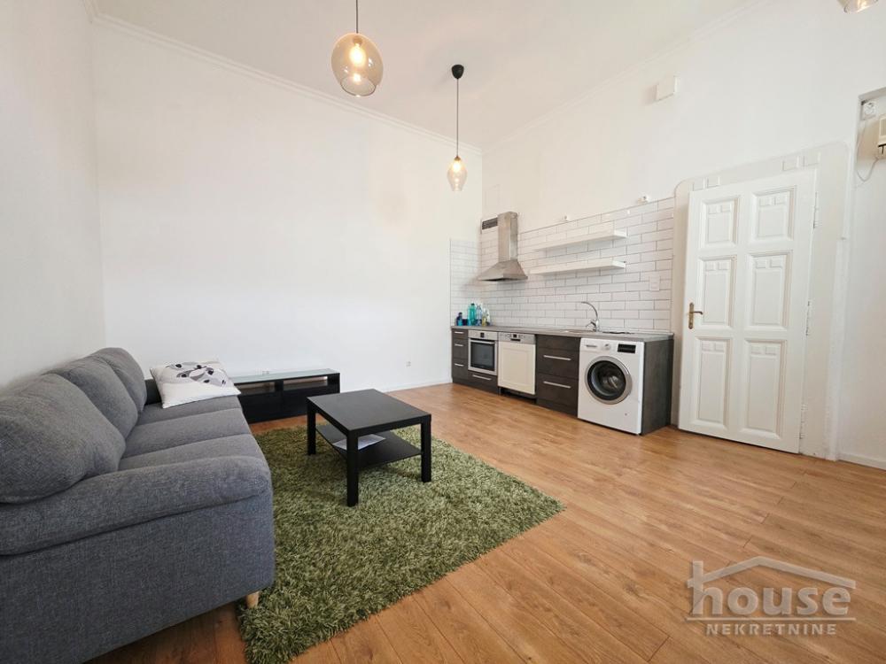 Slika 2 - Stan,NOVI SAD,CENTAR,kv: 44.00, € 150000, ID: 1065976