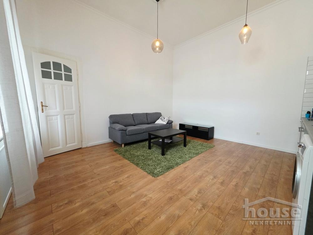 Slika 3 - Stan,NOVI SAD,CENTAR,kv: 44.00, € 150000, ID: 1065976