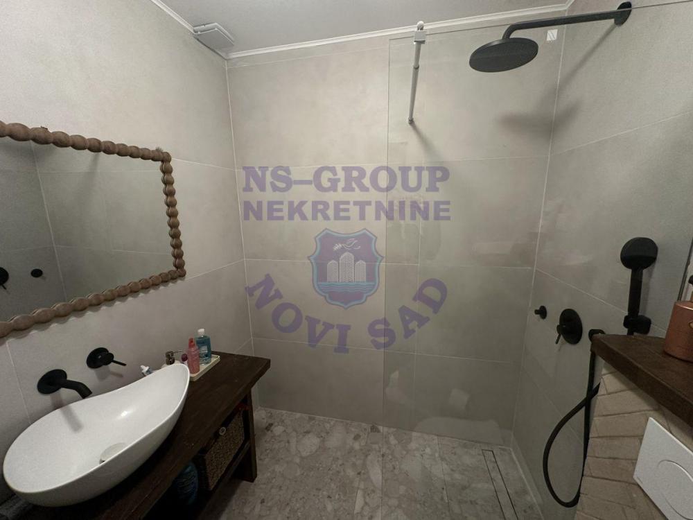 Slika 9 - KOMPLETNO RENOVIRAN I NAMEŠTEN STAN U SRCU NOVOG SADA
