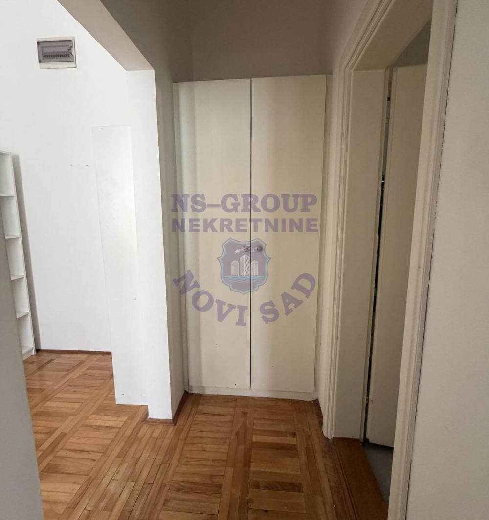 Slika 6 - Dvosoban salonski stan u samom centru Novog Sada