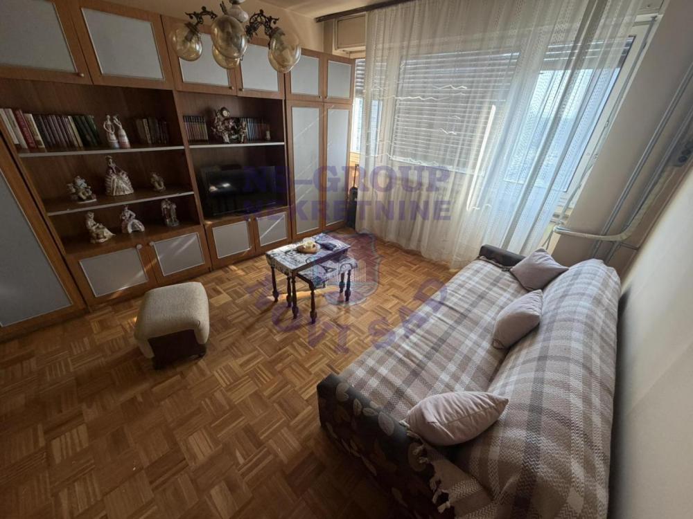 Slika 3 - Odlican stan na Bulevaru Oslobodjenja 