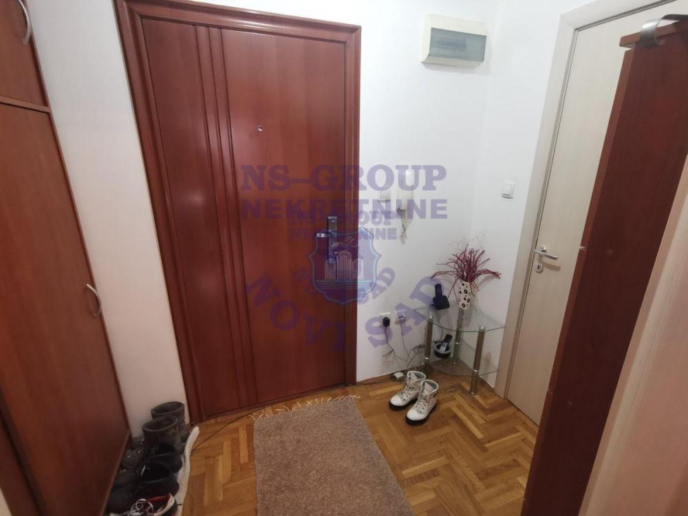 Slika 6 - Odličan, namešten, uknjižen trosoban sa predivnim pogledom. 