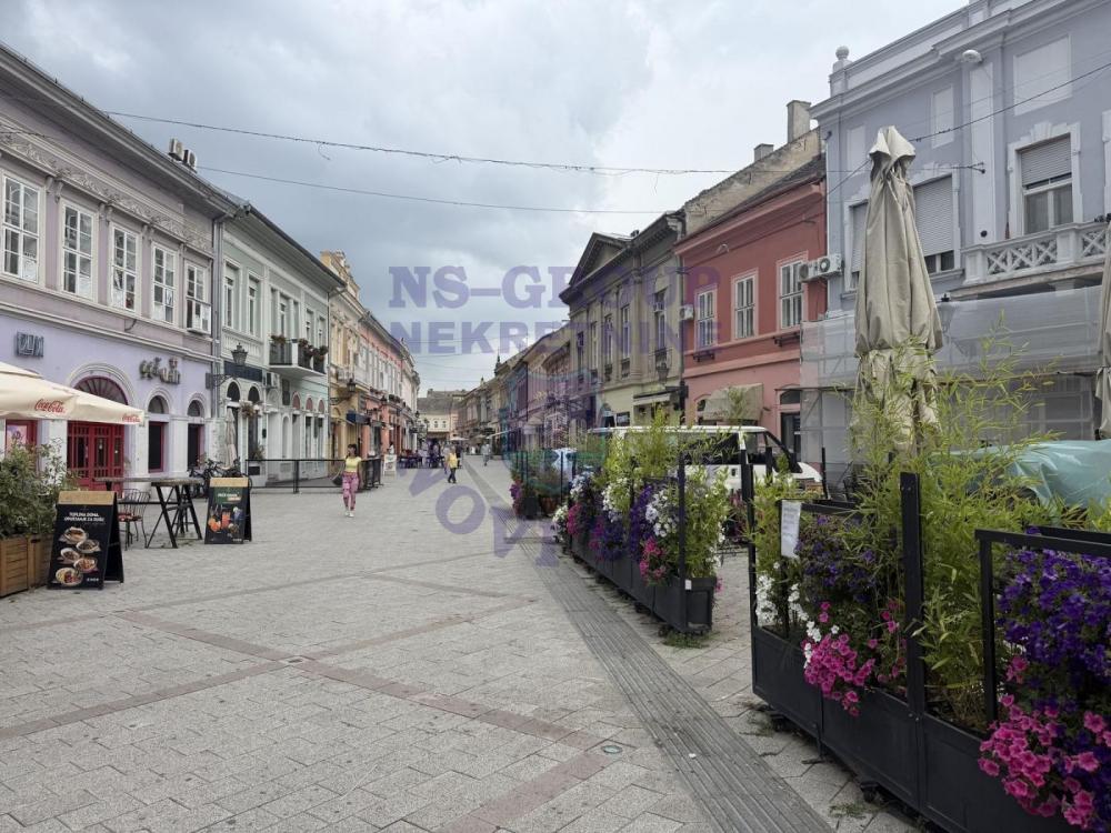 Glavna slika -Dvosoban, 61m2, Novi Sad centar Novi Sad