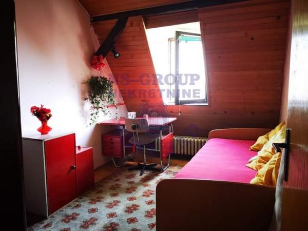 Slika 4 - Petosoban, 105m2, Adamovićevo naselje Novi Sad, sa terasom