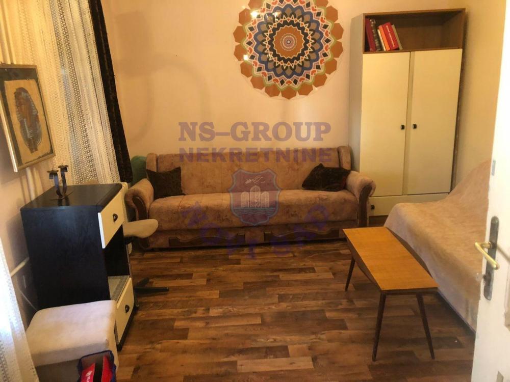 Slika 8 - Petosoban, 105m2, Adamovićevo naselje Novi Sad, sa terasom