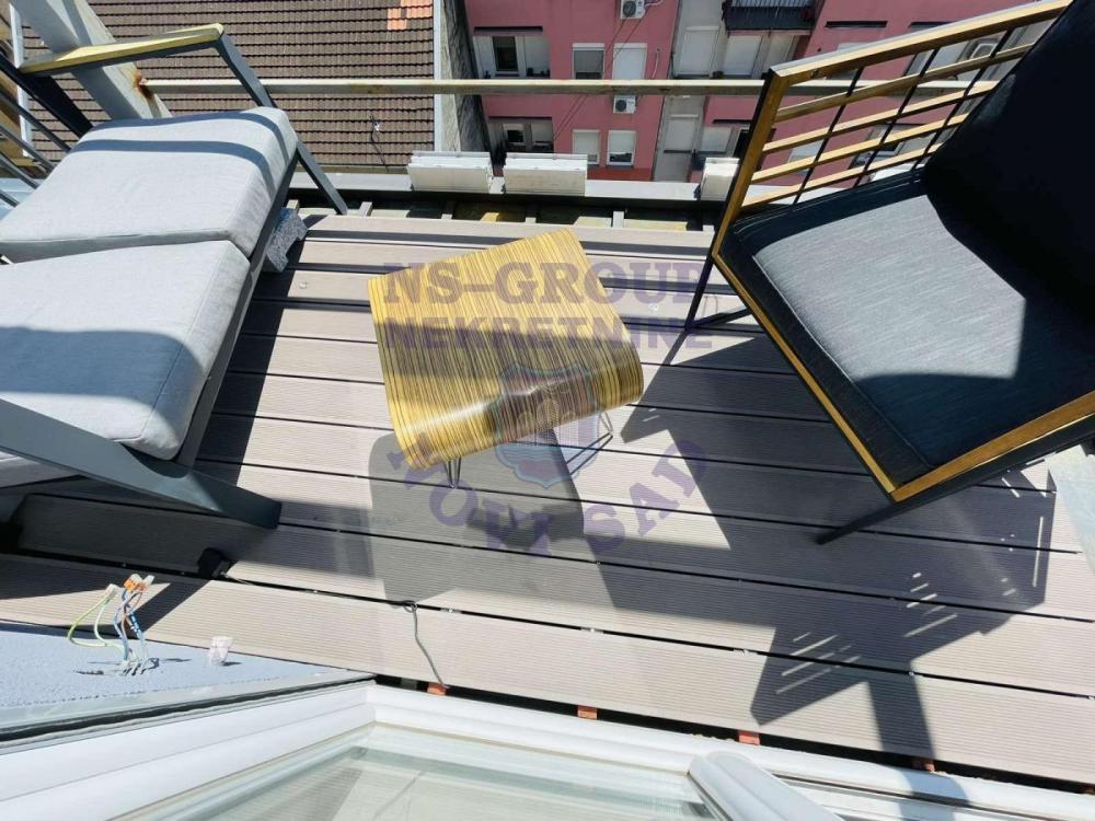 Slika 10 - Trosoban, 69m2, Salajka (Partizanska ulica) Novi Sad, sa terasom, ima lift