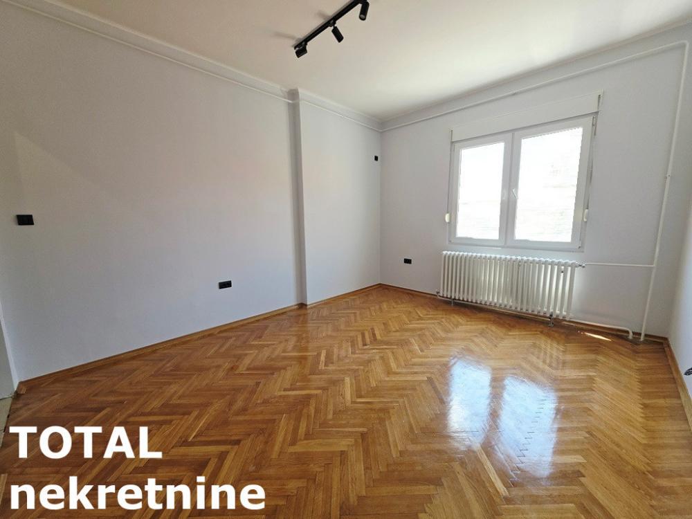 Glavna slika -Stan,NOVI SAD,CENTAR,kv: 25.00, € 92000, ID: 1102841