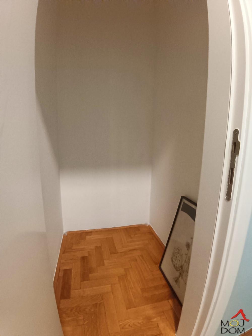 Slika 9 - Stan,NOVI SAD,CENTAR,kv: 78, € 257500, ID: 1032380