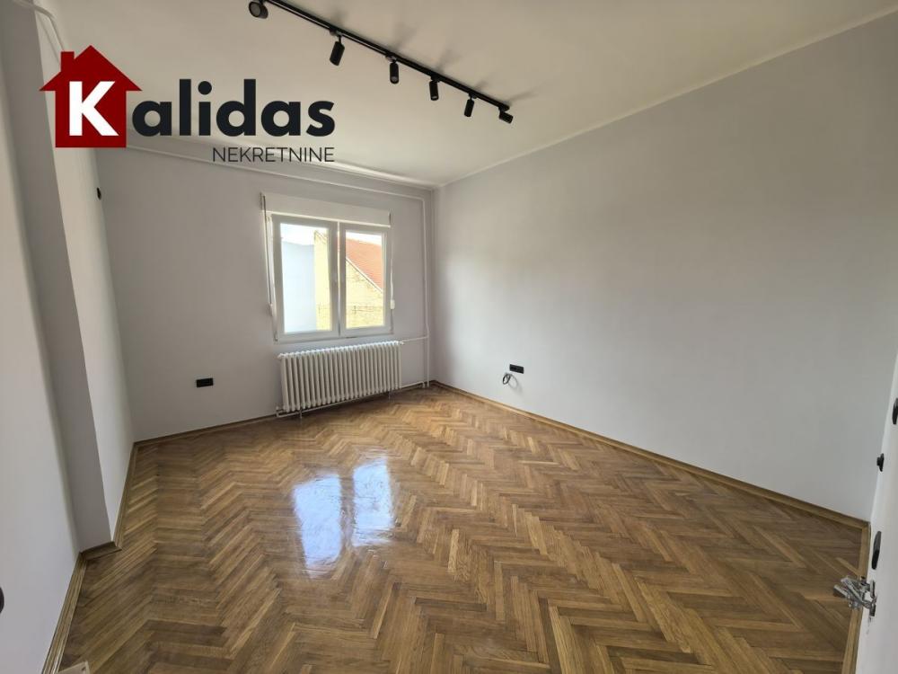 Slika 1 - Stan,NOVI SAD,CENTAR,kv: 25, € 94760, ID: 1008865