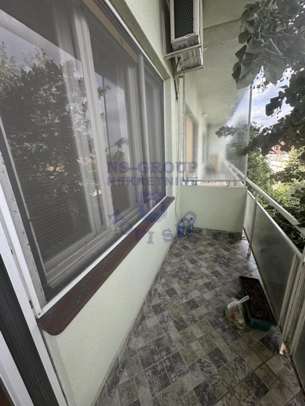 Slika 2 - Dvosoban, 73m2, Novi Sad centar Novi Sad, sa terasom, ima lift