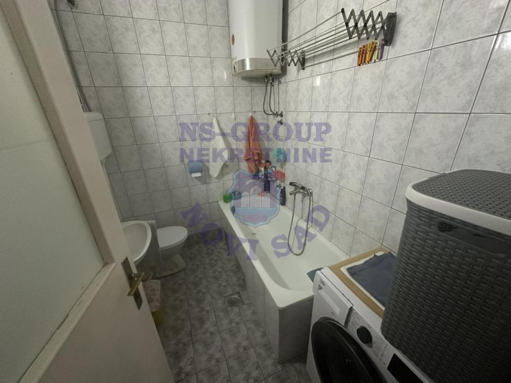 Slika 4 - Dvosoban, 73m2, Novi Sad centar Novi Sad, sa terasom, ima lift