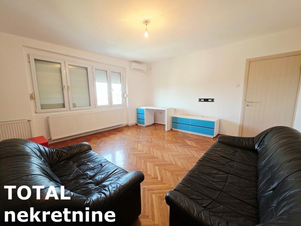 Slika 3 - Stan,NOVI SAD,CARA DUSANA,kv: 58.00, € 140000, ID: 1102772