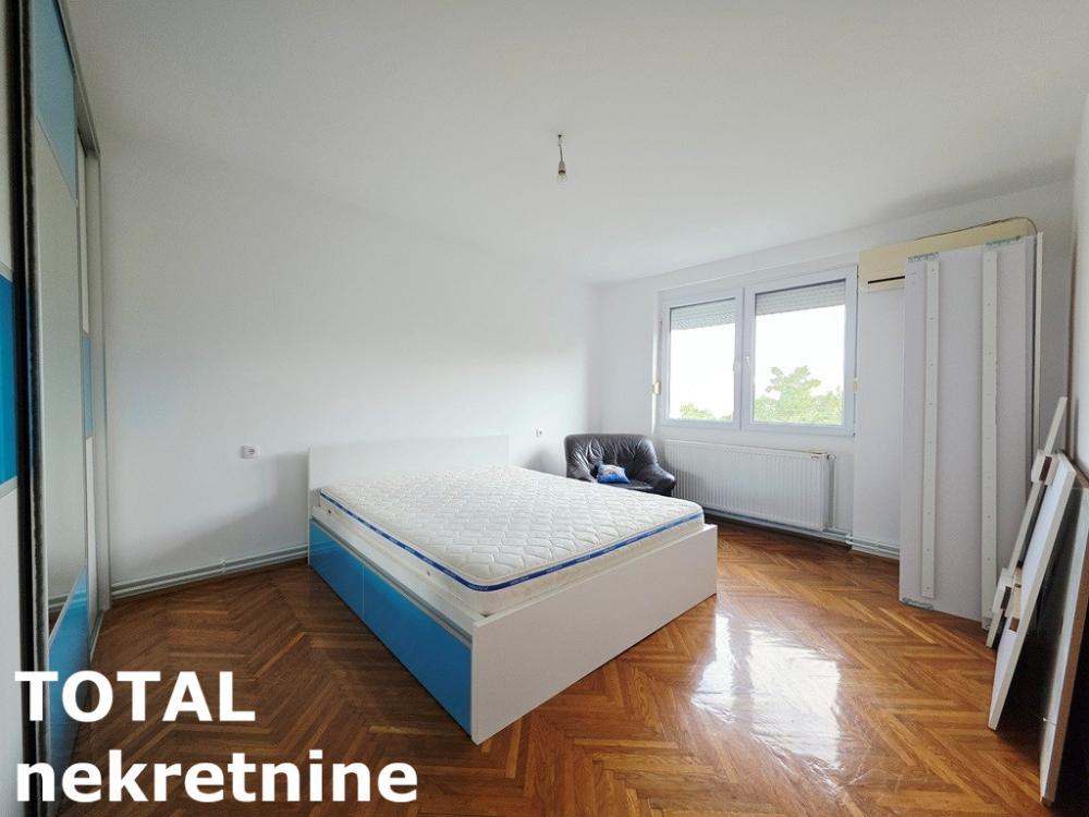 Slika 6 - Stan,NOVI SAD,CARA DUSANA,kv: 58.00, € 140000, ID: 1102772