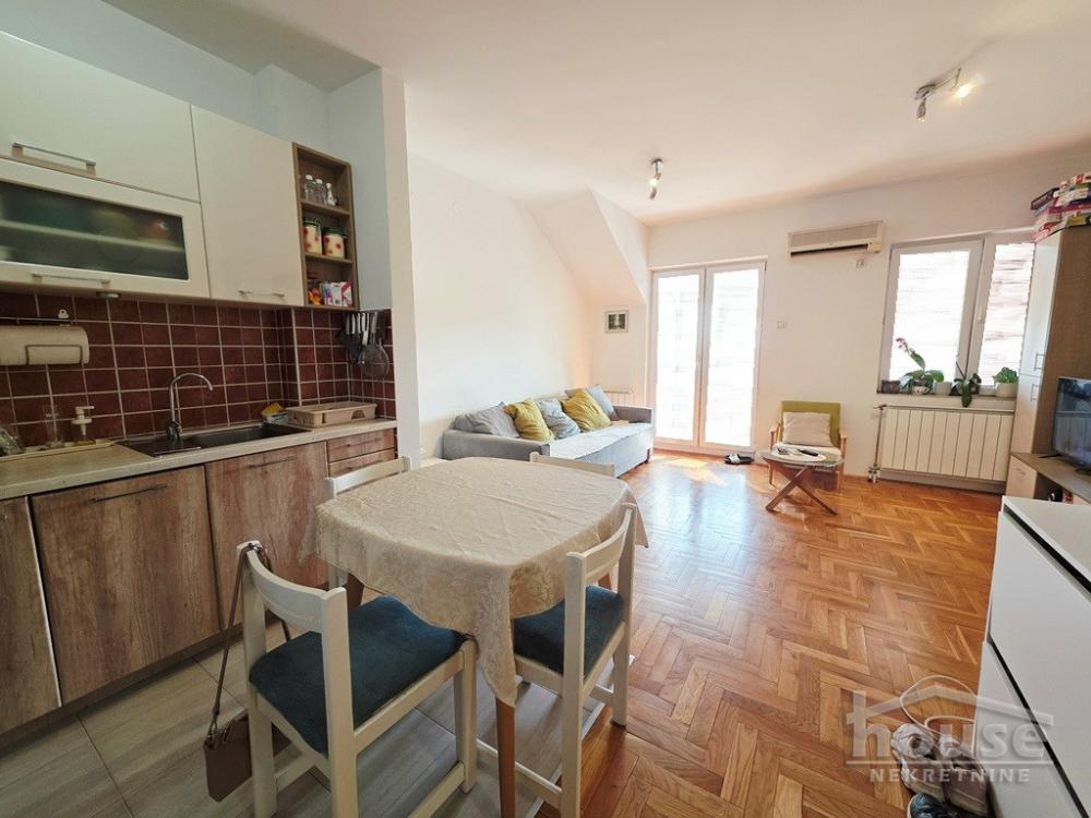 Slika 6 - Stan,NOVI SAD,BULEVAR EVROPE,kv: 41.00, € 119000, ID: 1065978