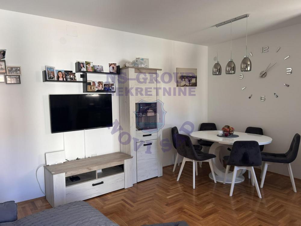 Slika 2 - Trosoban, 57m2, Telep Novi Sad, sa terasom, ima lift
